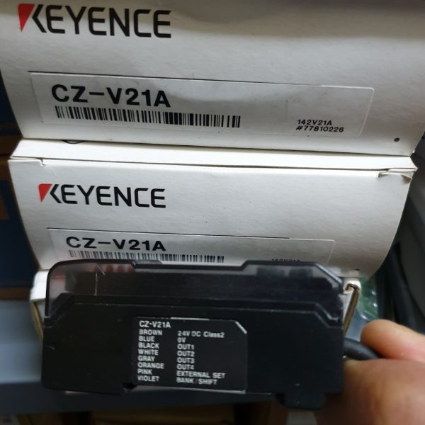 AMPLIFIER KEYENCE CZ-V21A