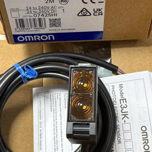 OMRON E3JK-DR11-C 2M