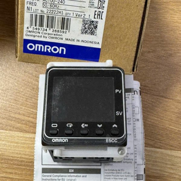OMRON E5CC-CX2ASM-800 OMRON E5CC-CX2ASM-800