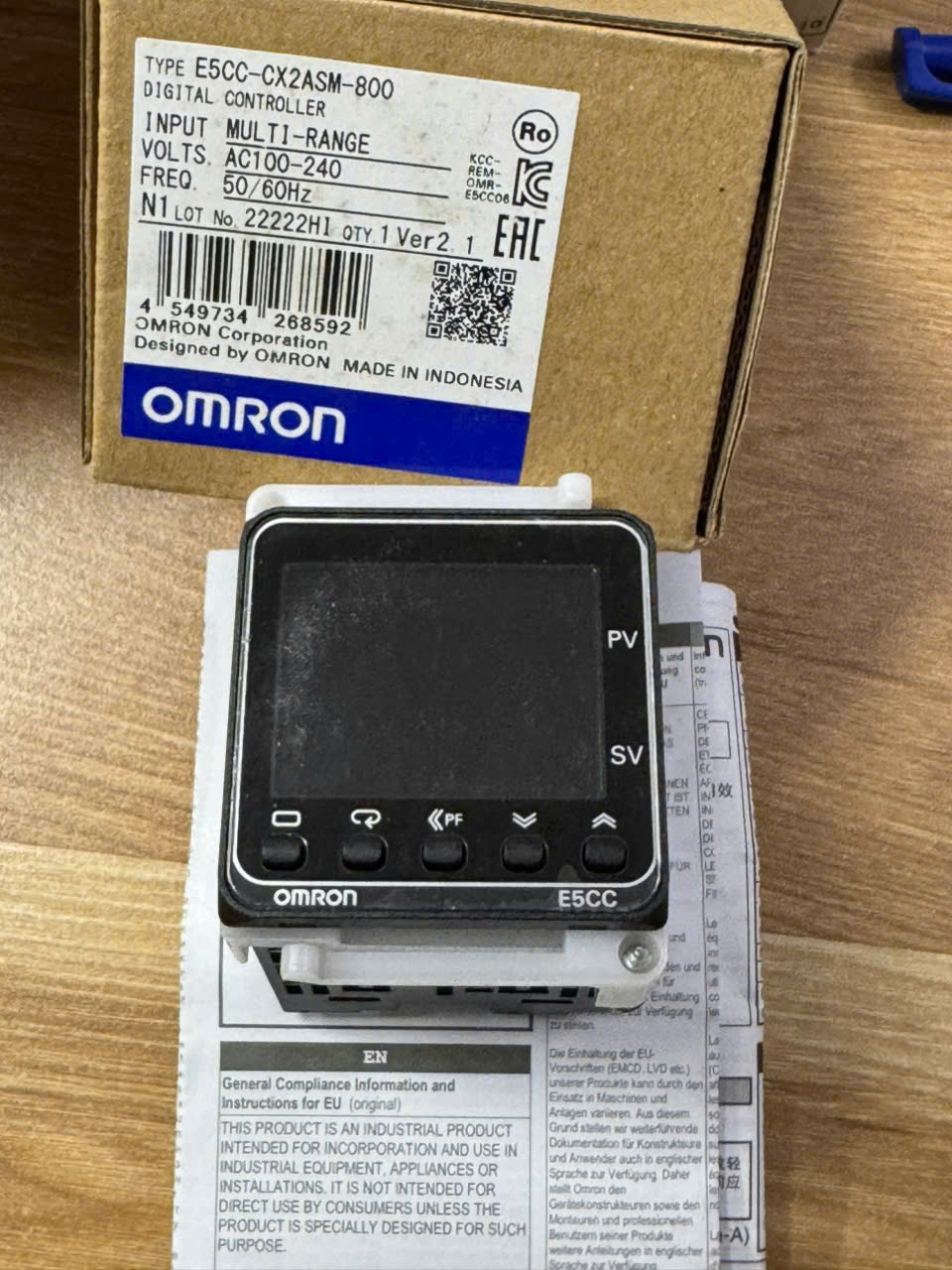 OMRON E5CC-CX2ASM-800