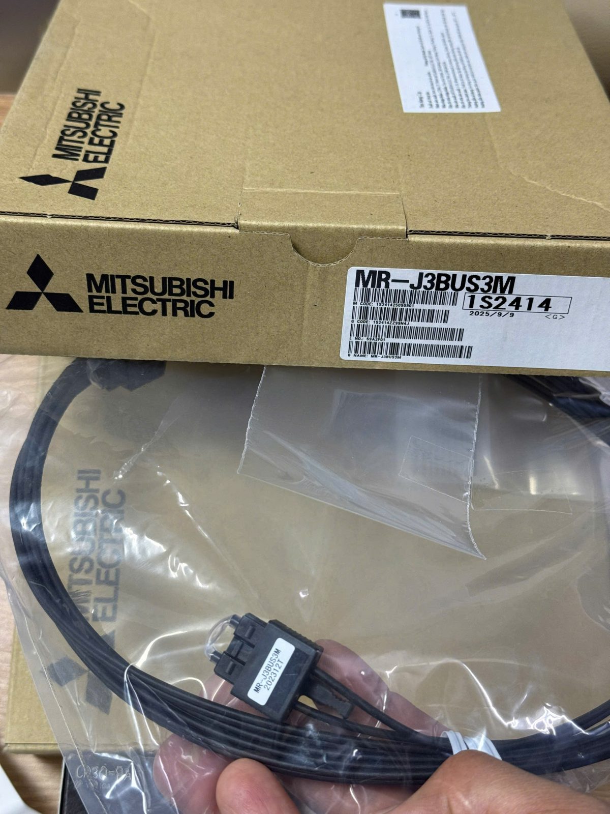 CÁP MITSUBISHI MR-J3BUS3M